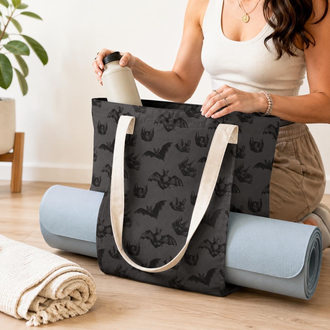 Charcoal Gray Bat Print Yoga Mat Tote Bag, Goth Gym Bag with Straps