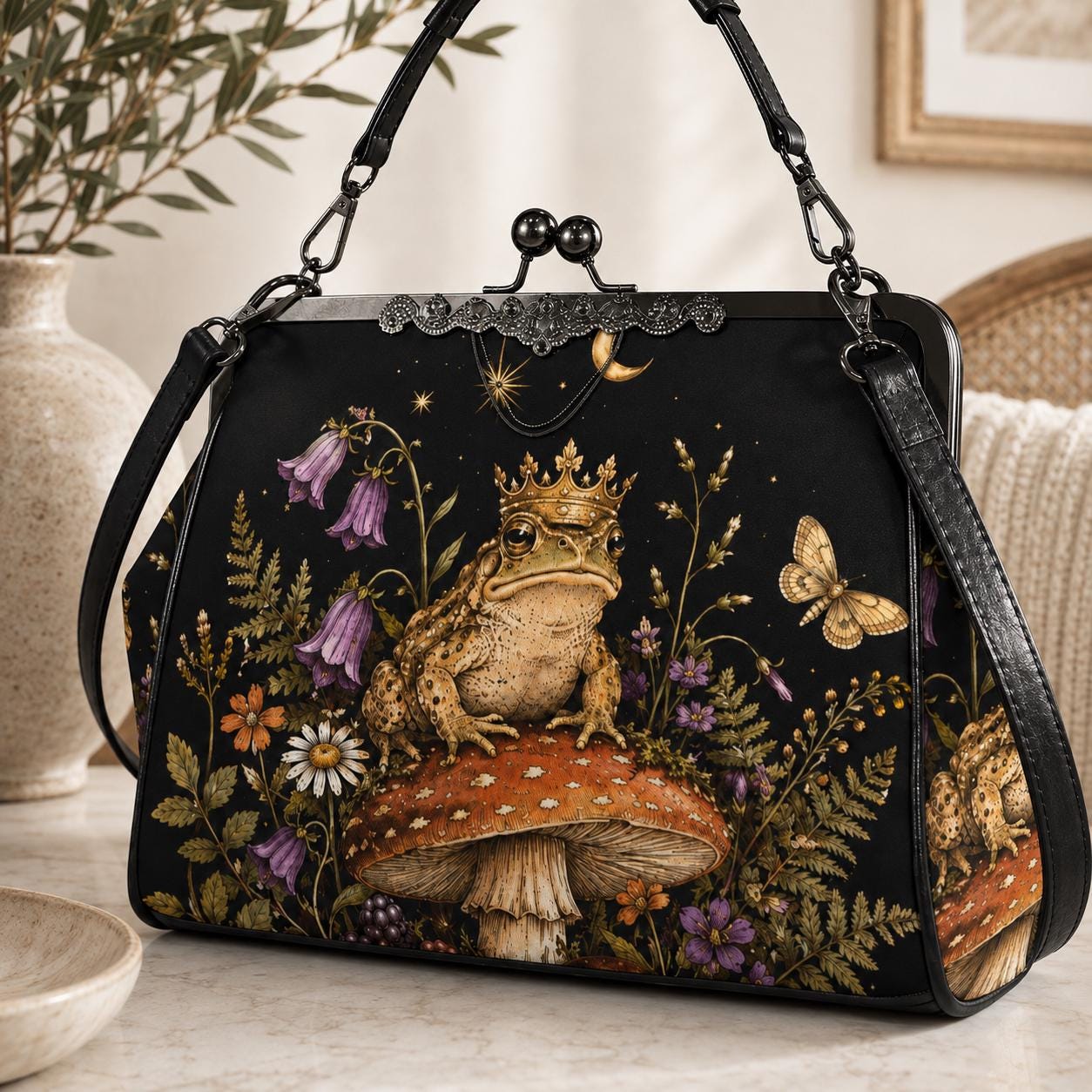 Frog King and Mushroom Print Kiss Lock Handbag with Crossbody Strap
